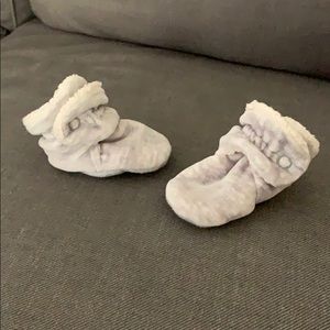 Gymboree velour booties 3-6 months
